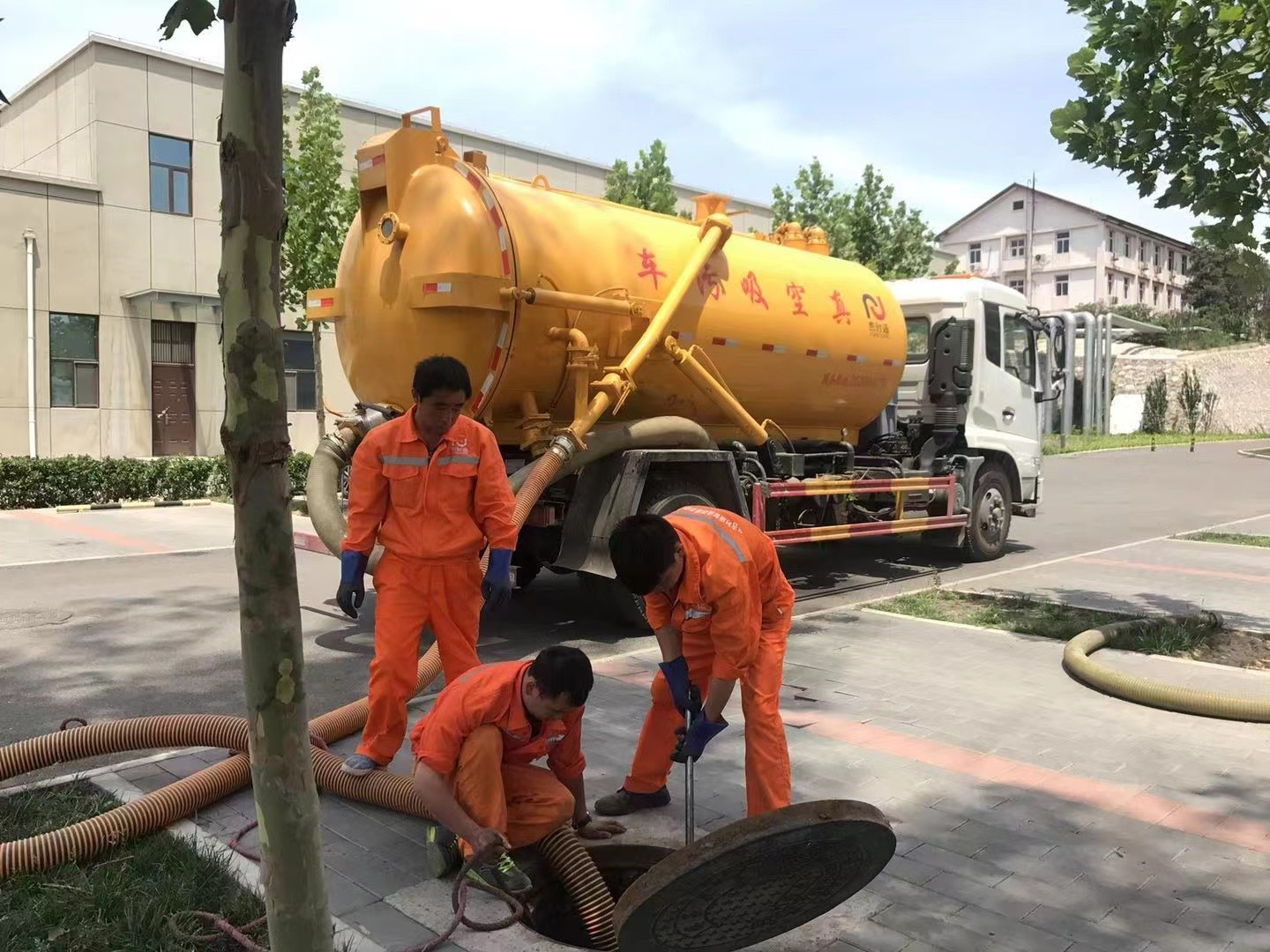 淮阳化粪池清理与5-8吨吸粪车施工效率分析